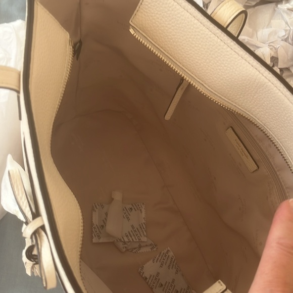 Kate Spade New York large off-white tote with zipper - Picture 7 of 12
